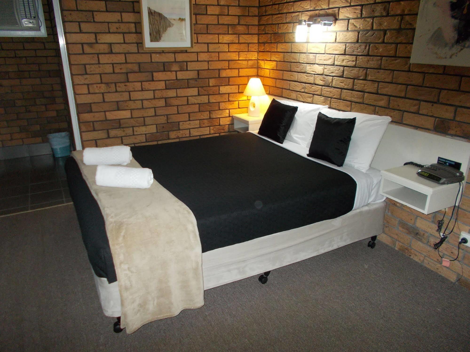 Park House Motor Inn Oakey Dış mekan fotoğraf